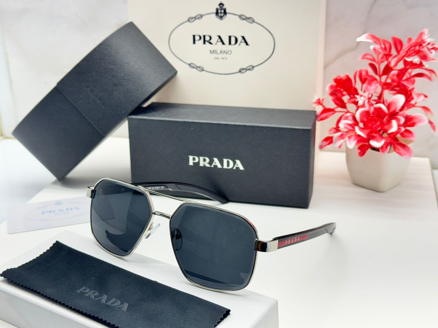 Prada  Metal